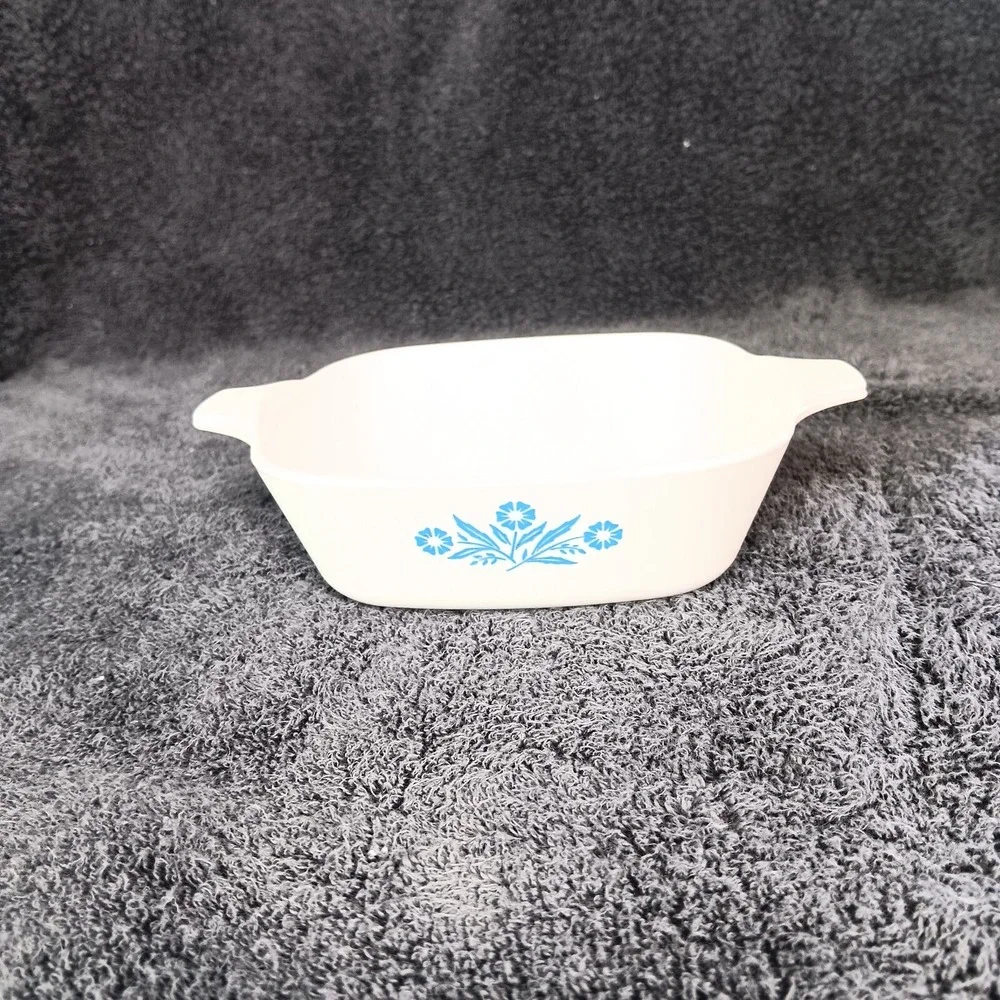 Vtg Corning Ware Blue Cornflower Petite Pan P-41-B 1 3/4 Cup 1966-1979 No Lid